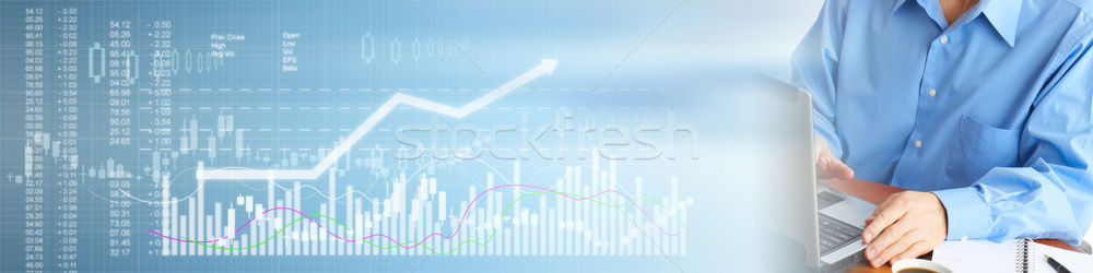 投資家 ラップトップコンピュータ 株式市場 取引 男 ノートパソコン ストックフォト © Kurhan