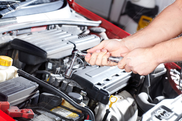 Auto servicio mano llave mecánico reparación Foto stock © Kurhan