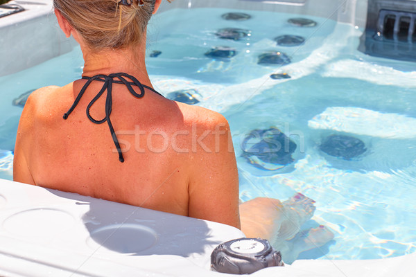 Mooie vrouw ontspannen hot tub jonge water gezondheid Stockfoto © Kurhan