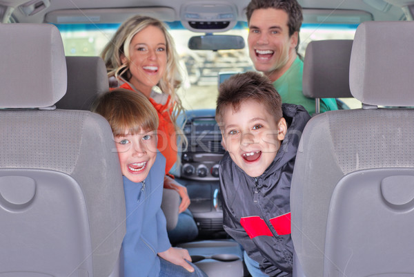 商業照片: 家庭 · 汽車 · 微笑 · 幸福的家庭 · 女子 · 孩子