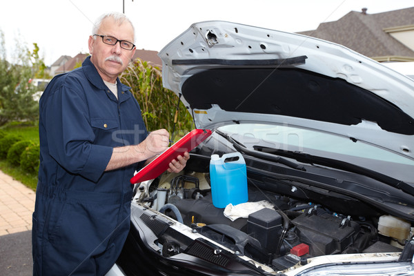 Foto stock: Mecánico · de · automóviles · motor · reparación · del · coche · servicio · coche · mano