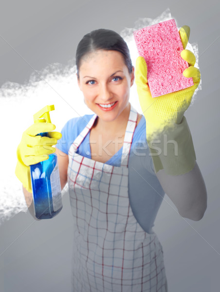 Foto stock: Dona · de · casa · sorridente · limpador · mulher · lavagem · janela