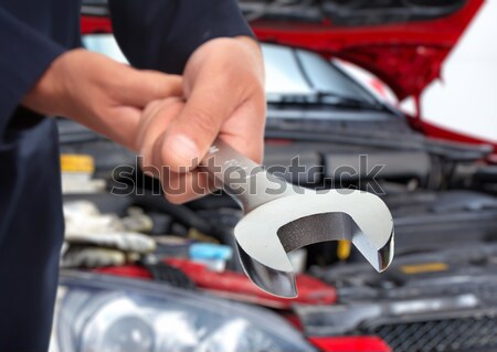 Autószerelő dolgozik garázs javítás szolgáltatás autó Stock fotó © Kurhan