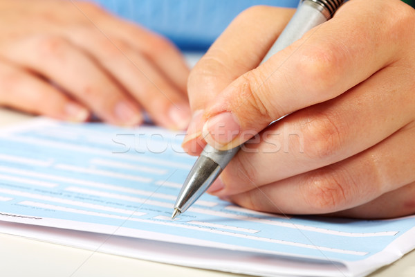 Mână femeie scris stilou contabilitate finanţa Imagine de stoc © Kurhan