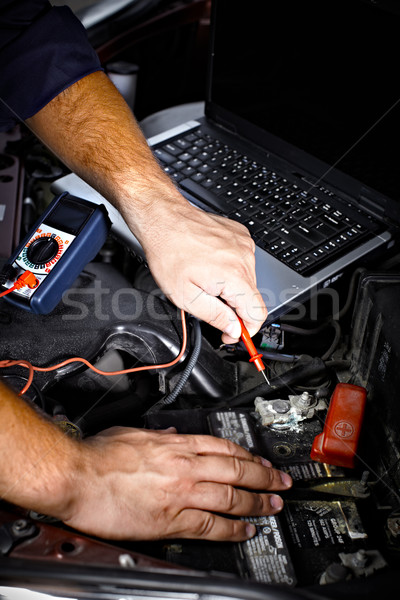 Automonteur werken garage reparatie dienst hand Stockfoto © Kurhan