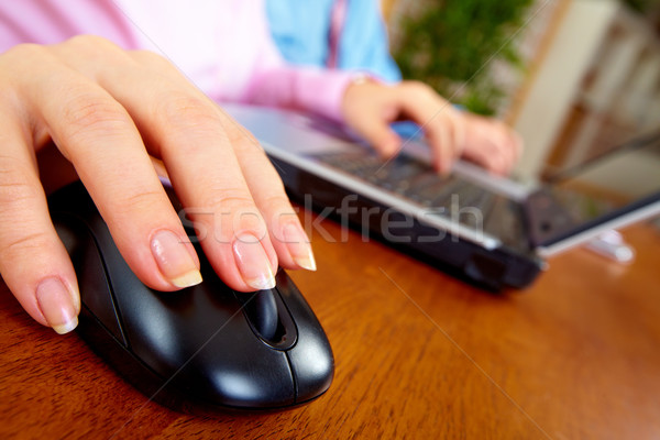 Strony mysz komputerowa działalności życia kobieta Internetu Zdjęcia stock © Kurhan