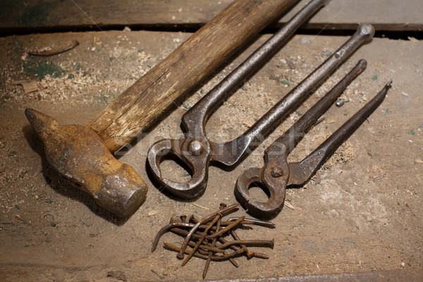 Alten Bau Werkzeuge rostigen Jahrgang Workshop Stock foto © Kurhan