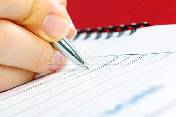 Femeie de afaceri scris agendă mâini afaceri hârtie Imagine de stoc © Kurhan