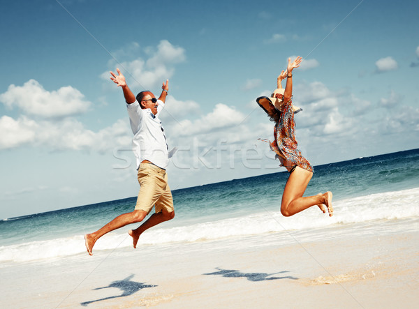 Foto stock: Feliz · casal · saltando · praia · louco · férias