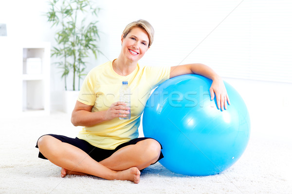 Gelukkig vrouw rijpe vrouw fitness gezond leven sport Stockfoto © Kurhan