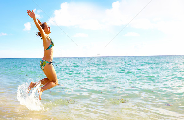 Glücklich Frau Miami Strand läuft Urlaub Stock foto © Kurhan