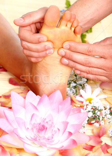 Pé massagem estância termal salão relaxar mão Foto stock © Kurhan