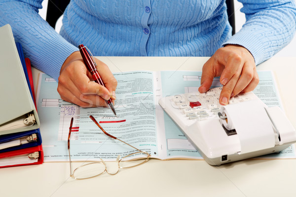 Mâini contabil femeie femeie de afaceri lucru calculator Imagine de stoc © Kurhan