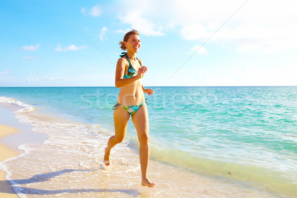 Gelukkig vrouw Miami strand lopen vakantie Stockfoto © Kurhan
