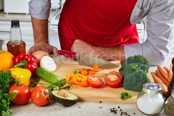Zdjęcia stock: Kucharz · człowiek · gotowania · kuchnia · ręce · tabeli