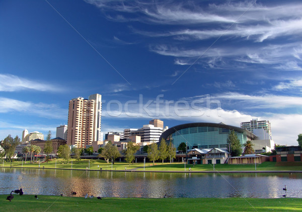 Adelaide ciudad río cielo azul edificios Foto stock © kwest