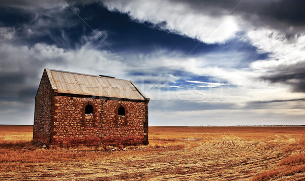 élet föld öreg farm épület égbolt Stock fotó © kwest