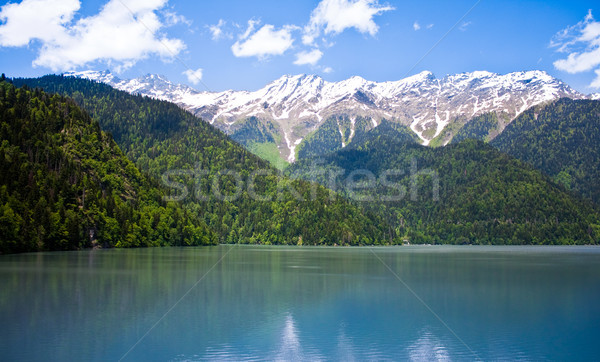 Munte lac munţi peisaj noros cer Imagine de stoc © kyolshin