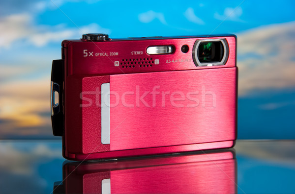 Compact aparat foto digital fotografie frumos sticlă reflecţie Imagine de stoc © kyolshin