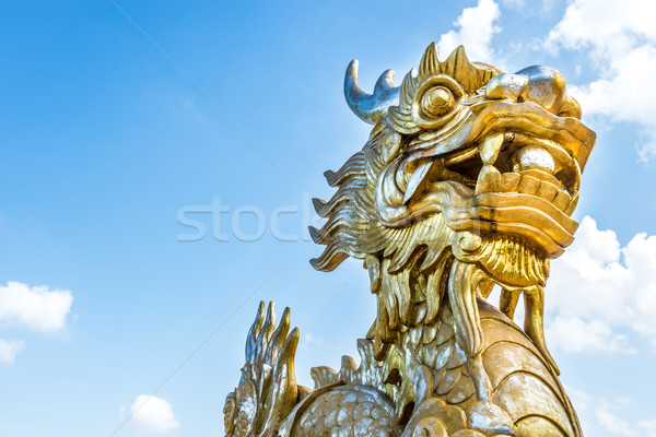 Draak standbeeld Vietnam symbool mythe gouden Stockfoto © kyolshin