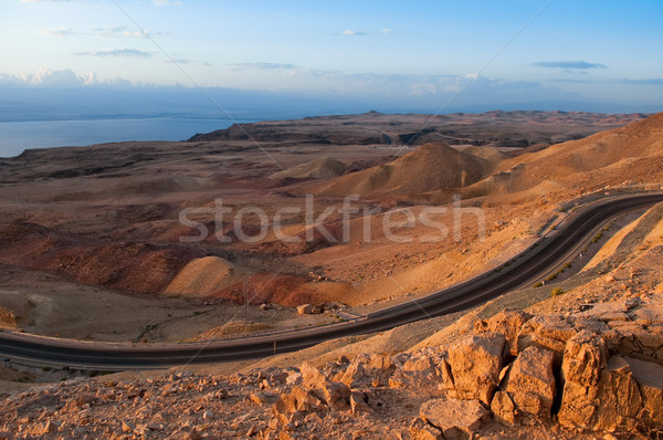 Deserto estrada montanhas Jordânia mar morto Foto stock © kyolshin