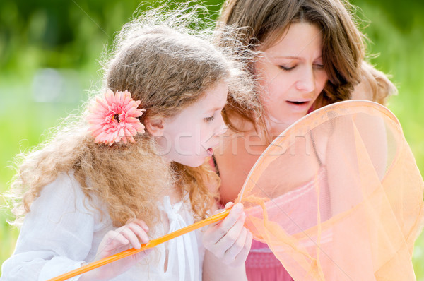 Stock foto: Kleines · Mädchen · Mutter · Schmetterling · net · schönen · schauen