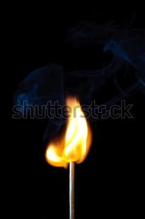 Ardere meci incendiu fum izolat negru Imagine de stoc © kyolshin