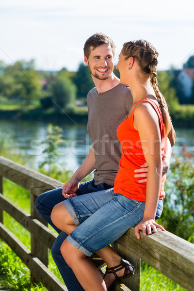 Stockfoto: Paar · vergadering · rivieroever · zomer · donau · ontspannen