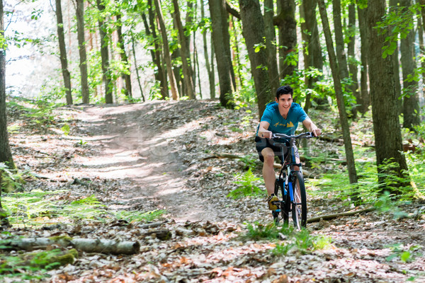 Om mountain bike bicicletă fericit sportiv fitness Imagine de stoc © Kzenon
