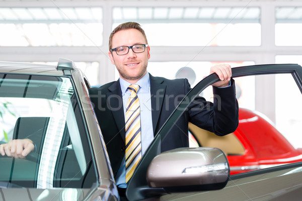 Vendeur voiture affaires travaux [[stock_photo]] © Kzenon