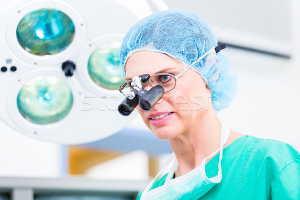 Orthopädische Chirurg besondere Gläser OP-Saal Büro Stock foto © Kzenon