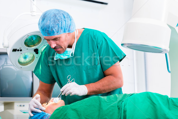 Foto stock: Médico · operación · sala · de · operaciones · paciente · mujer · hombre