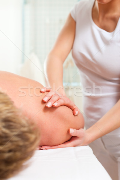 Paciente fisioterapia masaje mujer hombre deportes Foto stock © Kzenon