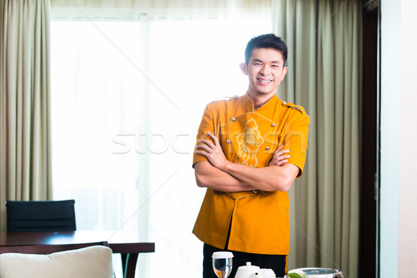 Asian chińczyk room service kelner żywności Zdjęcia stock © Kzenon