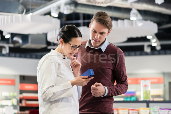 Zdjęcia stock: Doświadczony · farmaceuta · muzyka · kobiet · nowego · młodych