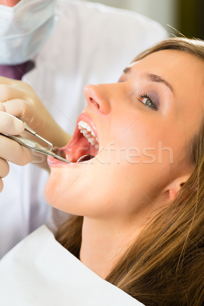 Beteg fogorvos fogászati kezelés női visel Stock fotó © Kzenon