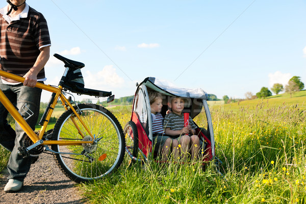 Stok fotoğraf: Aile · binicilik · bisikletler · yaz · baba · sürücü