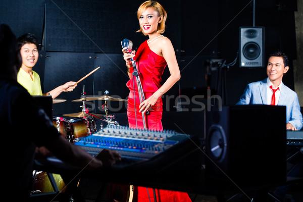 ázsiai profi zenekar zenei stúdió új dal Stock fotó © Kzenon