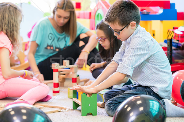 Vorschule Junge Kinder Führung Kindergarten Lehrer Stock foto © Kzenon