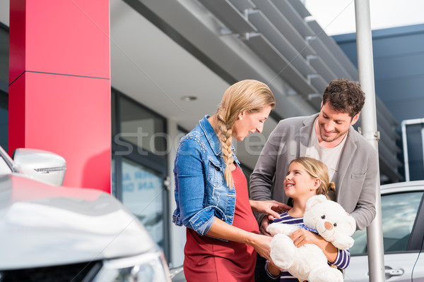 Moeder vader kind kopen auto handel Stockfoto © Kzenon