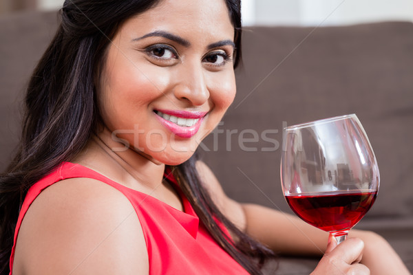 Stockfoto: Mooie · jonge · vrouw · drinken · rode · wijn · home