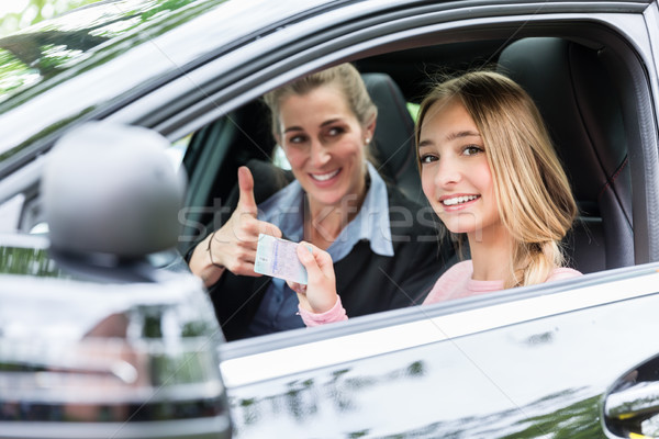 Stolz fahren Studenten Test Lizenz Stock foto © Kzenon