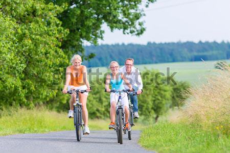 Frau Mann Mountainbike Wald glücklich Fitness Stock foto © Kzenon