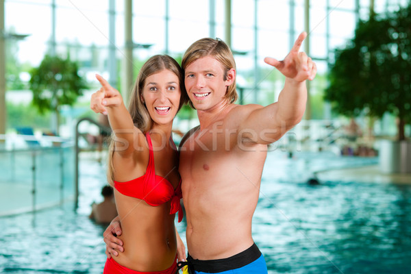 Deux amis public piscine jeunes femme [[stock_photo]] © Kzenon