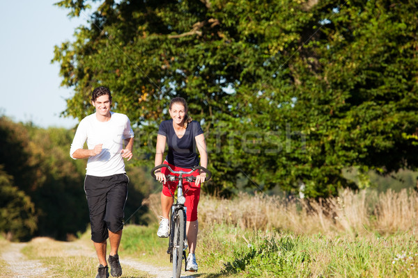 Stok fotoğraf: Genç · spor · çift · jogging · bisiklete · binme · uygunluk