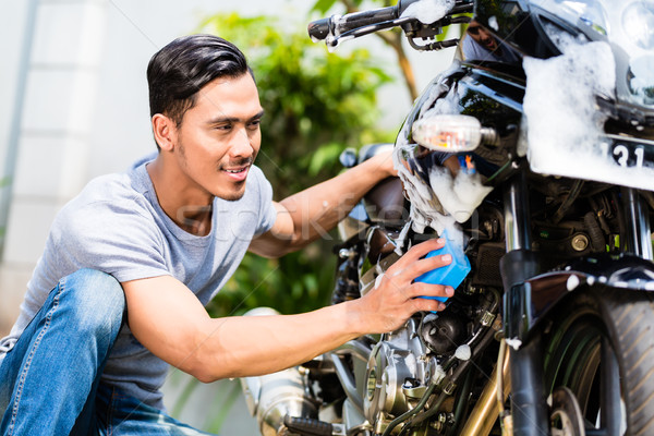 Asian man wassen motorfiets zeep Stockfoto © Kzenon