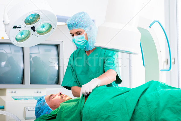 Ortopedyczny chirurg pacjenta lekarza chirurgii szpitala Zdjęcia stock © Kzenon