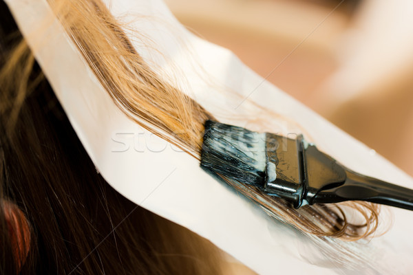 Friseur Frau neue Haar Farbe Stock foto © Kzenon
