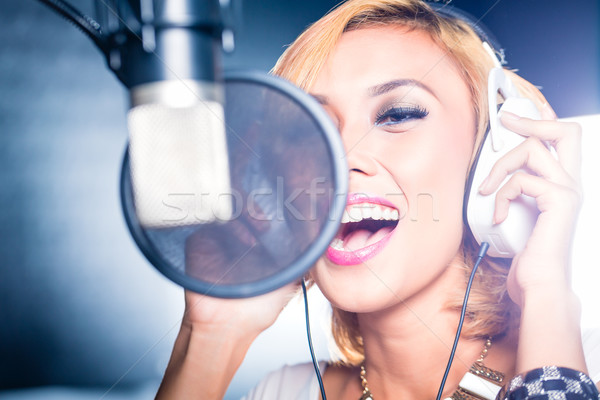 Asian chanteur chanson professionnels musicien [[stock_photo]] © Kzenon