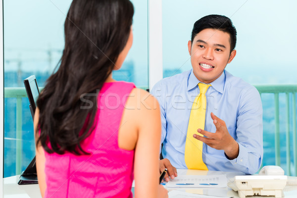 Asian doradca klienta finansowych inwestycja kobieta Zdjęcia stock © Kzenon